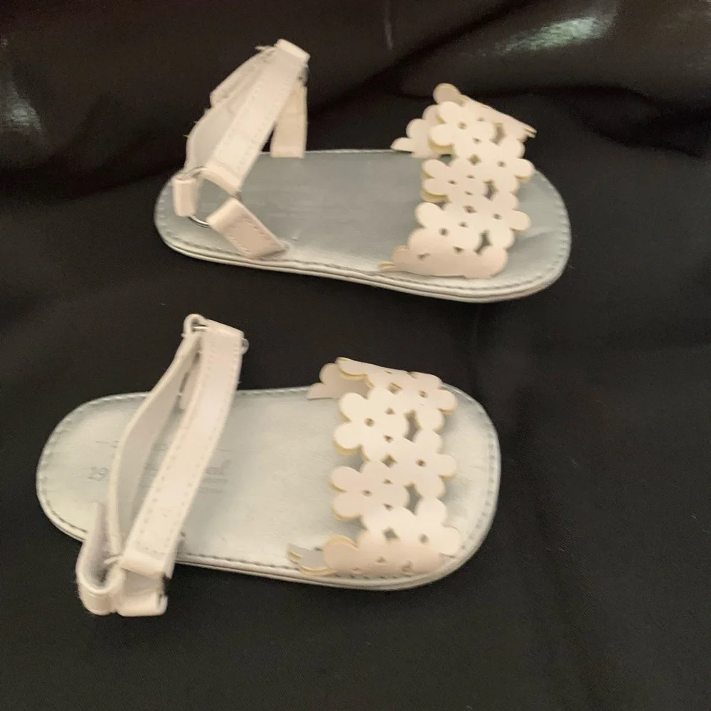 Baby Girl, White Sandals, Silver Bottoms Sz 1 Baby Very Good Condition